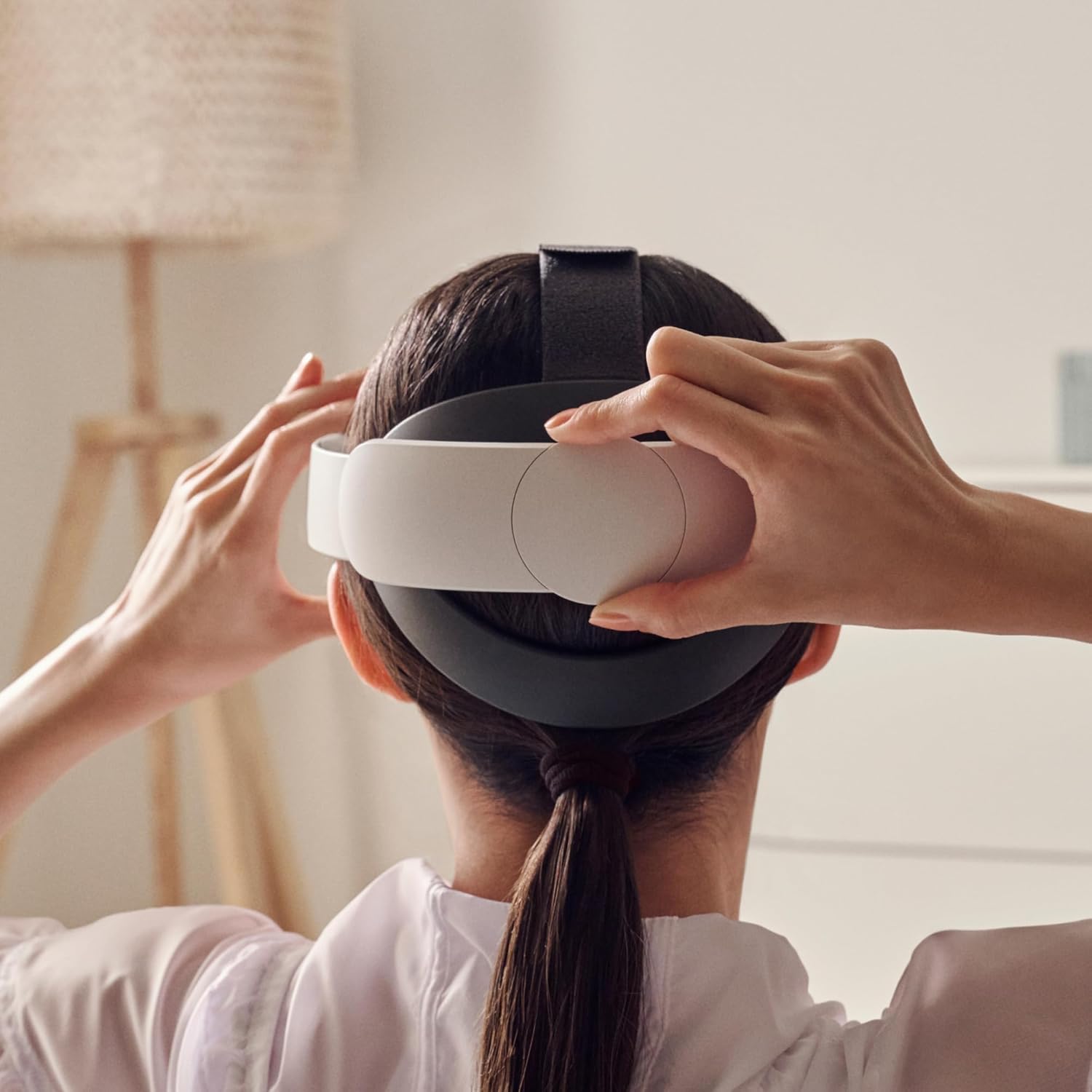 Meta Quest 3 Wireless VR Headset 512GB – Mixed Reality, Batman Arkham Game Included Games