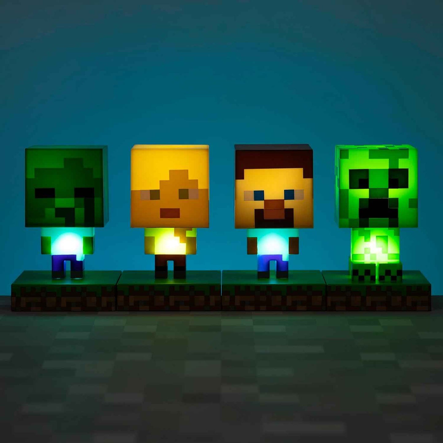Paladone Minecraft Creeper Light, 3D Lamp - Officially Licensed Night Light - 12 cm Tall, Battery Powered, Gaming Room and Bedroom Decor for Minecraft Gamers