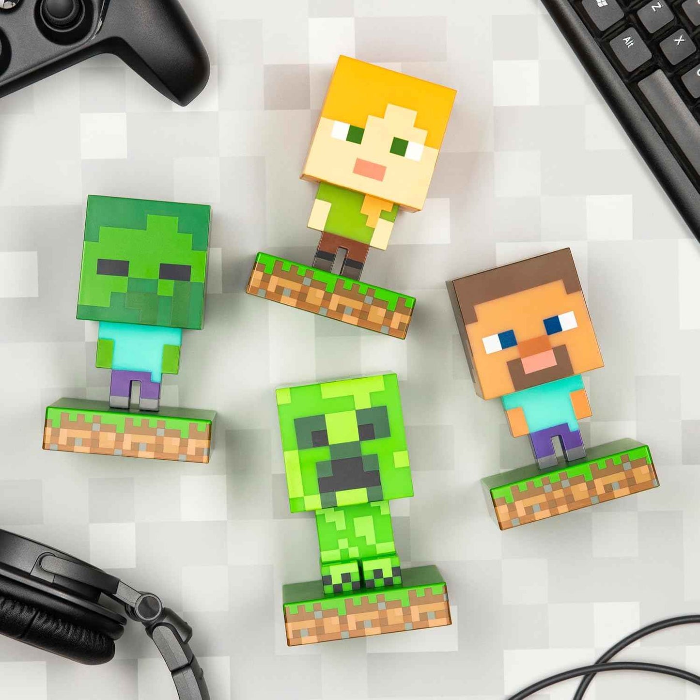 Paladone Minecraft Creeper Light, 3D Lamp - Officially Licensed Night Light - 12 cm Tall, Battery Powered, Gaming Room and Bedroom Decor for Minecraft Gamers