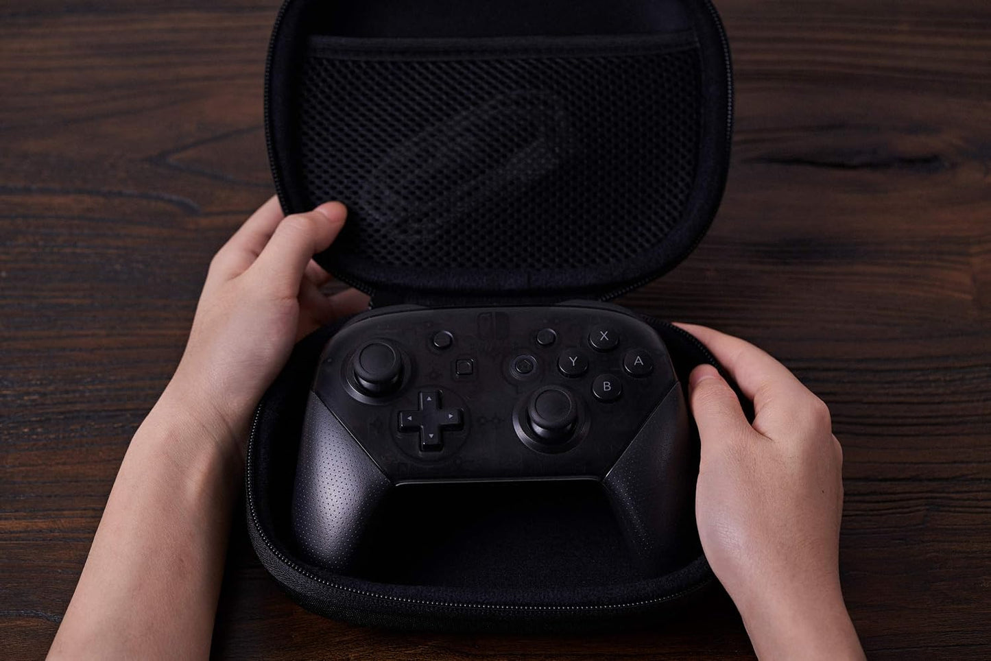 8Bitdo Classic Controller Travel Case - Pro 2, Sn30 Pro+, Switch, PS5, PS4, Xbox One & More