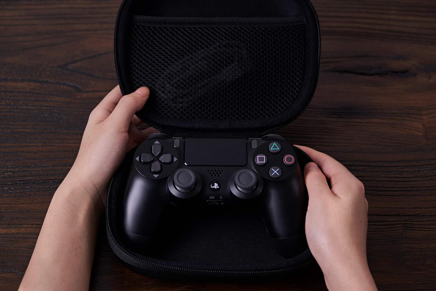 8Bitdo Classic Controller Travel Case - Pro 2, Sn30 Pro+, Switch, PS5, PS4, Xbox One & More