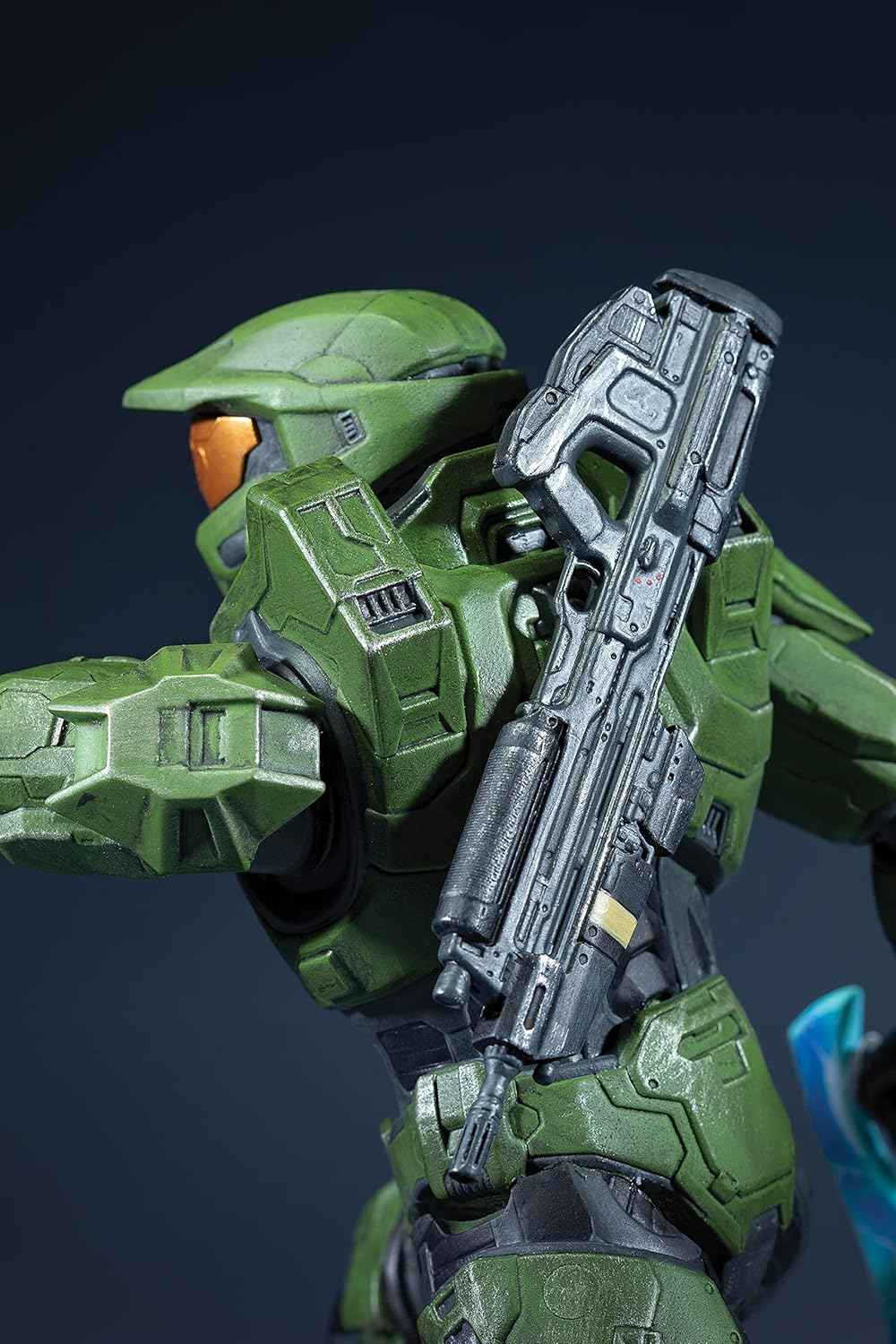 Dark Horse Comics Halo Infinite: Master Chief with Grappleshot 10-Inch Statue