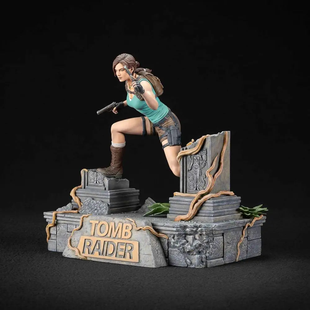 Lara Croft Statue – Dark Horse Deluxe Tomb Raider PVC Collectible Figure Collectible