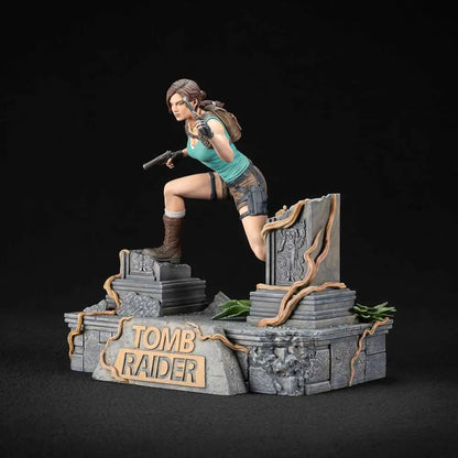 Lara Croft Statue – Dark Horse Deluxe Tomb Raider PVC Collectible Figure Collectible