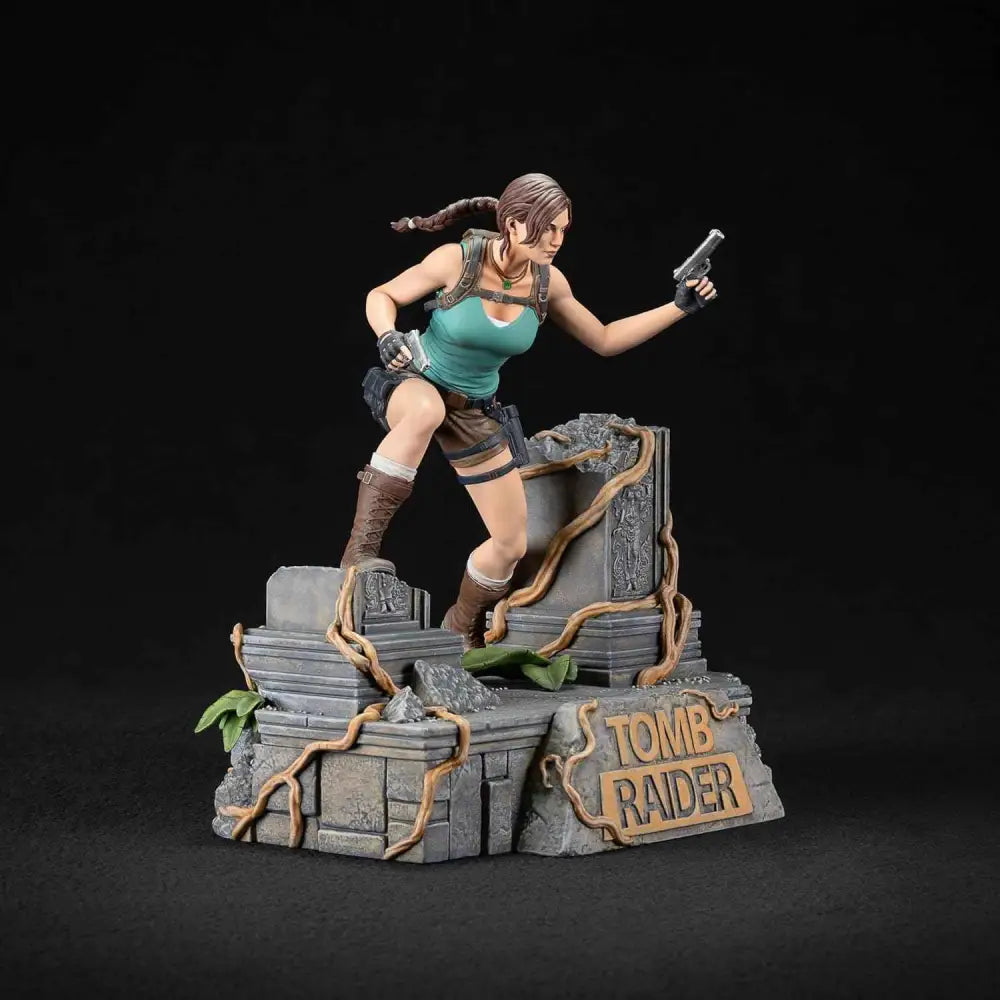 Lara Croft Statue – Dark Horse Deluxe Tomb Raider PVC Collectible Figure Collectible