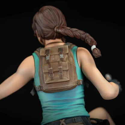 Lara Croft Statue – Dark Horse Deluxe Tomb Raider PVC Collectible Figure Collectible